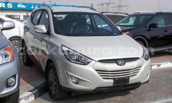 Acheter Import Voiture Hyundai Tucson Beige à Import - Dubai, Bujumbura Acheter Import Voiture Hyundai Tucson Beige à Import - Dubai, Bujumbura