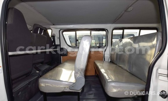 Nunua Imported Toyota Hiace Nyeupe Gari ndani ya Import - Dubai nchini Bujumbura Nunua Imported Toyota Hiace Nyeupe Gari ndani ya Import - Dubai nchini Bujumbura