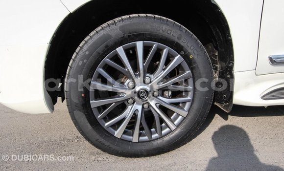 Acheter Import Voiture Toyota Land Cruiser Blanc à Import - Dubai, Bujumbura Acheter Import Voiture Toyota Land Cruiser Blanc à Import - Dubai, Bujumbura