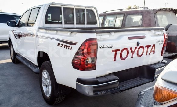 Nunua Imported Toyota Hilux Nyeupe Gari ndani ya Import - Dubai nchini Bujumbura Nunua Imported Toyota Hilux Nyeupe Gari ndani ya Import - Dubai nchini Bujumbura
