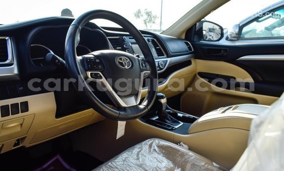 Nunua Imported Toyota Highlander Nyeusi Gari ndani ya Import - Dubai nchini Bujumbura Nunua Imported Toyota Highlander Nyeusi Gari ndani ya Import - Dubai nchini Bujumbura