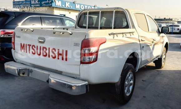 Nunua Imported Mitsubishi L200 Nyeupe Gari ndani ya Import - Dubai nchini Bujumbura Nunua Imported Mitsubishi L200 Nyeupe Gari ndani ya Import - Dubai nchini Bujumbura