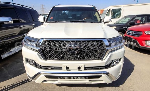 Acheter Import Voiture Toyota Land Cruiser Blanc à Import - Dubai, Bujumbura Acheter Import Voiture Toyota Land Cruiser Blanc à Import - Dubai, Bujumbura