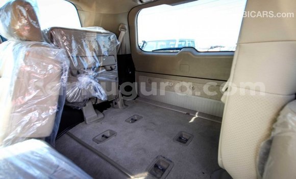 Acheter Import Voiture Toyota Land Cruiser Blanc à Import - Dubai, Bujumbura Acheter Import Voiture Toyota Land Cruiser Blanc à Import - Dubai, Bujumbura