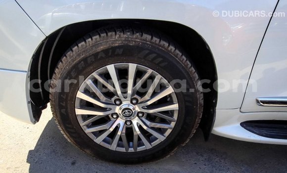 Acheter Import Voiture Toyota Land Cruiser Blanc à Import - Dubai, Bujumbura Acheter Import Voiture Toyota Land Cruiser Blanc à Import - Dubai, Bujumbura