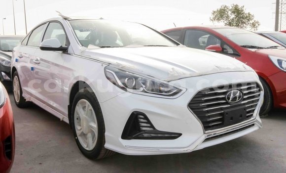 Nunua Imported Hyundai Sonata Nyeupe Gari ndani ya Import - Dubai nchini Bujumbura Nunua Imported Hyundai Sonata Nyeupe Gari ndani ya Import - Dubai nchini Bujumbura