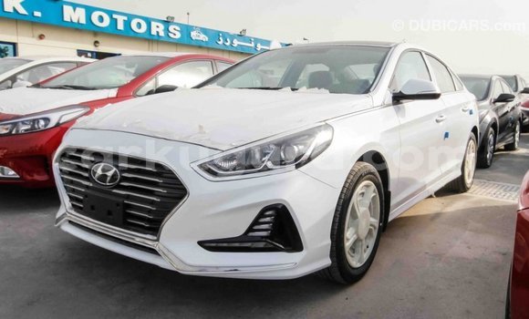 Nunua Imported Hyundai Sonata Nyeupe Gari ndani ya Import - Dubai nchini Bujumbura Nunua Imported Hyundai Sonata Nyeupe Gari ndani ya Import - Dubai nchini Bujumbura