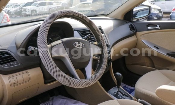 Nunua Imported Hyundai Accent Nyeupe Gari ndani ya Import - Dubai nchini Bujumbura Nunua Imported Hyundai Accent Nyeupe Gari ndani ya Import - Dubai nchini Bujumbura