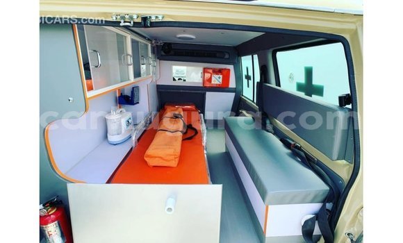 Nunua Imported Toyota Land Cruiser Beige Gari ndani ya Import - Dubai nchini Bujumbura Nunua Imported Toyota Land Cruiser Beige Gari ndani ya Import - Dubai nchini Bujumbura