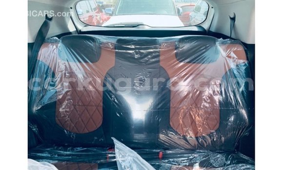 Nunua Imported Hyundai Creta Nyeupe Gari ndani ya Import - Dubai nchini Bujumbura Nunua Imported Hyundai Creta Nyeupe Gari ndani ya Import - Dubai nchini Bujumbura