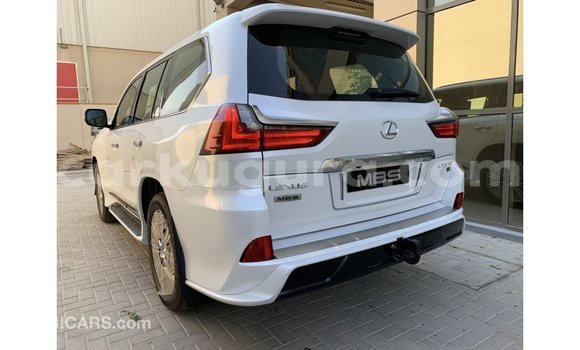 Acheter Import Voiture Lexus LX Blanc à Import - Dubai, Bujumbura Acheter Import Voiture Lexus LX Blanc à Import - Dubai, Bujumbura