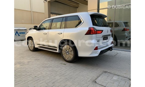 Acheter Import Voiture Lexus LX Blanc à Import - Dubai, Bujumbura Acheter Import Voiture Lexus LX Blanc à Import - Dubai, Bujumbura