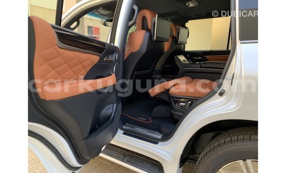 Acheter Import Voiture Lexus LX Blanc à Import - Dubai, Bujumbura Acheter Import Voiture Lexus LX Blanc à Import - Dubai, Bujumbura
