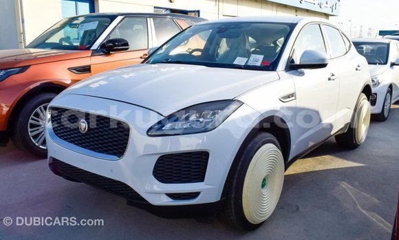 Acheter Import Voiture Jaguar E-Pace Blanc à Import - Dubai, Bujumbura Acheter Import Voiture Jaguar E-Pace Blanc à Import - Dubai, Bujumbura