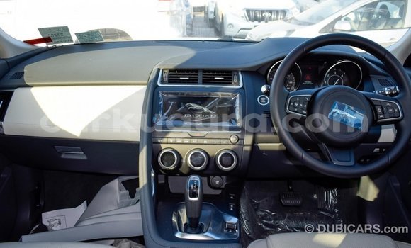 Acheter Import Voiture Jaguar E-Pace Blanc à Import - Dubai, Bujumbura Acheter Import Voiture Jaguar E-Pace Blanc à Import - Dubai, Bujumbura