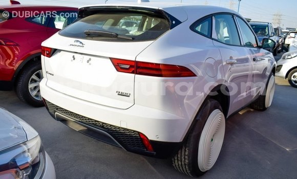 Acheter Import Voiture Jaguar E-Pace Blanc à Import - Dubai, Bujumbura Acheter Import Voiture Jaguar E-Pace Blanc à Import - Dubai, Bujumbura