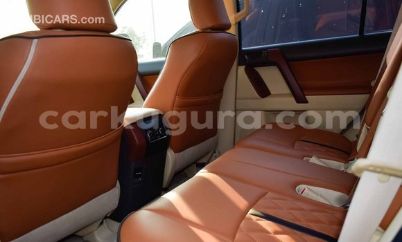 Nunua Imported Toyota Prado Nyeupe Gari ndani ya Import - Dubai nchini Bujumbura Nunua Imported Toyota Prado Nyeupe Gari ndani ya Import - Dubai nchini Bujumbura