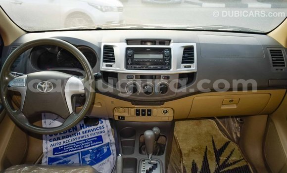 Nunua Imported Toyota Fortuner Nyeusi Gari ndani ya Import - Dubai nchini Bujumbura Nunua Imported Toyota Fortuner Nyeusi Gari ndani ya Import - Dubai nchini Bujumbura