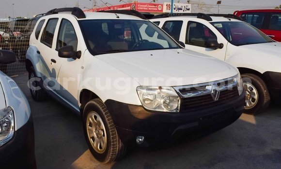Acheter Import Voiture Renault Duster Blanc à Import - Dubai, Bujumbura