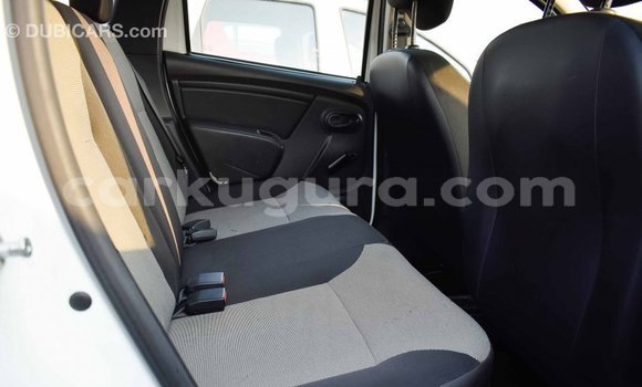 Nunua Imported Renault Duster Nyeupe Gari ndani ya Import - Dubai nchini Bujumbura Nunua Imported Renault Duster Nyeupe Gari ndani ya Import - Dubai nchini Bujumbura