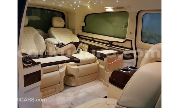 Nunua Imported Mercedes-Benz 250 Nyeusi Gari ndani ya Import - Dubai nchini Bujumbura Nunua Imported Mercedes-Benz 250 Nyeusi Gari ndani ya Import - Dubai nchini Bujumbura