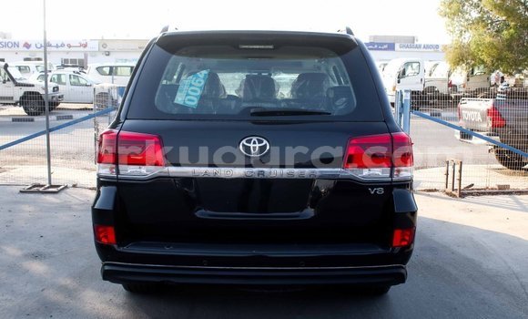 Nunua Imported Toyota Land Cruiser Nyeusi Gari ndani ya Import - Dubai nchini Bujumbura Nunua Imported Toyota Land Cruiser Nyeusi Gari ndani ya Import - Dubai nchini Bujumbura