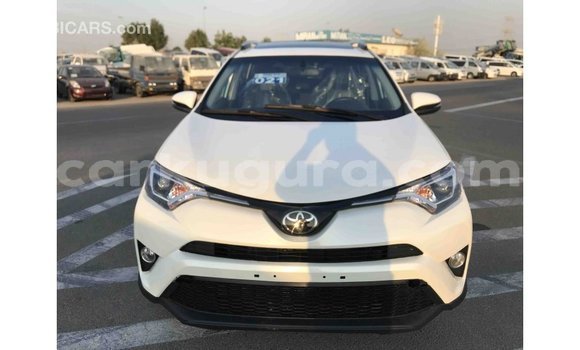 Nunua Imported Toyota 4Runner Nyeupe Gari ndani ya Import - Dubai nchini Bujumbura Nunua Imported Toyota 4Runner Nyeupe Gari ndani ya Import - Dubai nchini Bujumbura