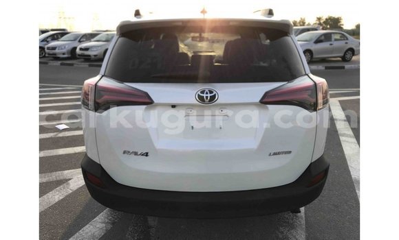 Nunua Imported Toyota 4Runner Nyeupe Gari ndani ya Import - Dubai nchini Bujumbura Nunua Imported Toyota 4Runner Nyeupe Gari ndani ya Import - Dubai nchini Bujumbura