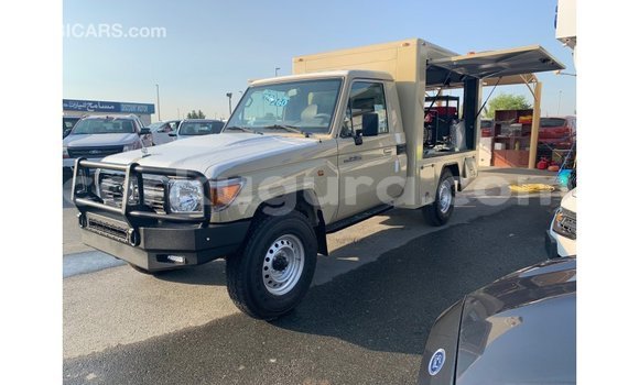 Nunua Imported Toyota Land Cruiser Beige Gari ndani ya Import - Dubai nchini Bujumbura Nunua Imported Toyota Land Cruiser Beige Gari ndani ya Import - Dubai nchini Bujumbura
