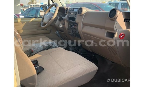 Nunua Imported Toyota Land Cruiser Beige Gari ndani ya Import - Dubai nchini Bujumbura Nunua Imported Toyota Land Cruiser Beige Gari ndani ya Import - Dubai nchini Bujumbura
