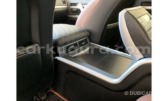 Acheter Import Voiture Toyota Land Cruiser Noir à Import - Dubai, Bujumbura Acheter Import Voiture Toyota Land Cruiser Noir à Import - Dubai, Bujumbura
