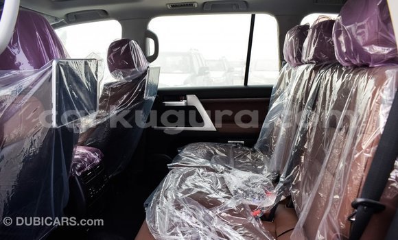 Buy Import Toyota Land Cruiser White Car in Import - Dubai in Bujumbura Buy Import Toyota Land Cruiser White Car in Import - Dubai in Bujumbura