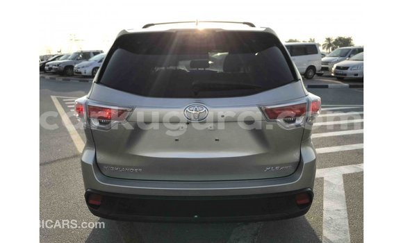 Nunua Imported Toyota Highlander Nyingine Gari ndani ya Import - Dubai nchini Bujumbura Nunua Imported Toyota Highlander Nyingine Gari ndani ya Import - Dubai nchini Bujumbura