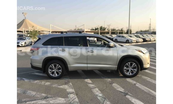 Nunua Imported Toyota Highlander Nyingine Gari ndani ya Import - Dubai nchini Bujumbura Nunua Imported Toyota Highlander Nyingine Gari ndani ya Import - Dubai nchini Bujumbura