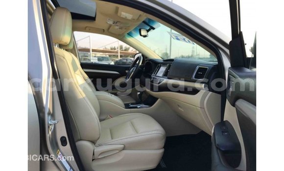 Nunua Imported Toyota Highlander Nyingine Gari ndani ya Import - Dubai nchini Bujumbura Nunua Imported Toyota Highlander Nyingine Gari ndani ya Import - Dubai nchini Bujumbura