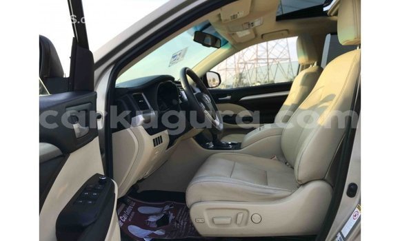 Nunua Imported Toyota Highlander Nyingine Gari ndani ya Import - Dubai nchini Bujumbura Nunua Imported Toyota Highlander Nyingine Gari ndani ya Import - Dubai nchini Bujumbura