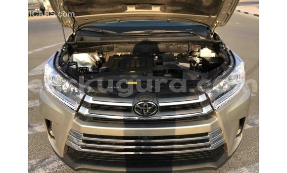 Nunua Imported Toyota Highlander Nyingine Gari ndani ya Import - Dubai nchini Bujumbura Nunua Imported Toyota Highlander Nyingine Gari ndani ya Import - Dubai nchini Bujumbura