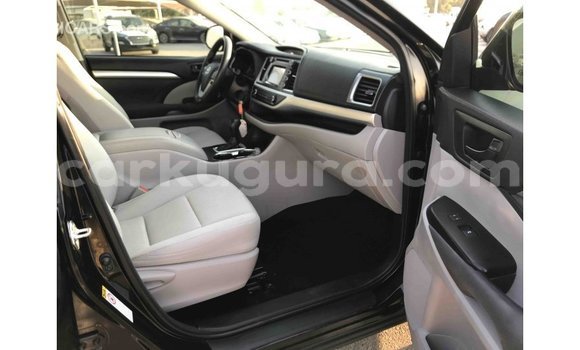 Nunua Imported Toyota Highlander Nyeusi Gari ndani ya Import - Dubai nchini Bujumbura Nunua Imported Toyota Highlander Nyeusi Gari ndani ya Import - Dubai nchini Bujumbura