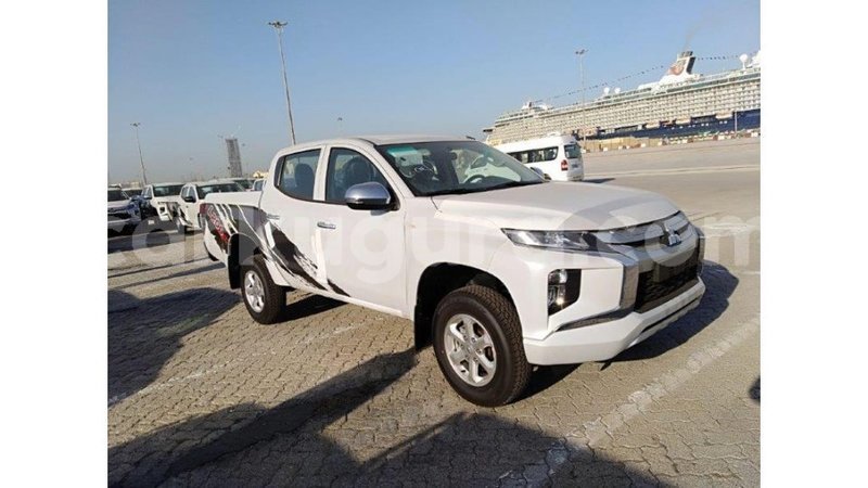 Big with watermark mitsubishi l200 bujumbura import dubai 3336