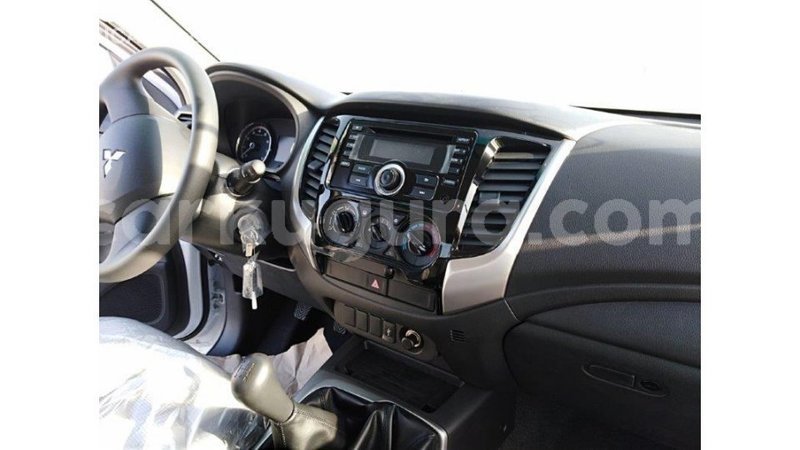 Big with watermark mitsubishi l200 bujumbura import dubai 3336