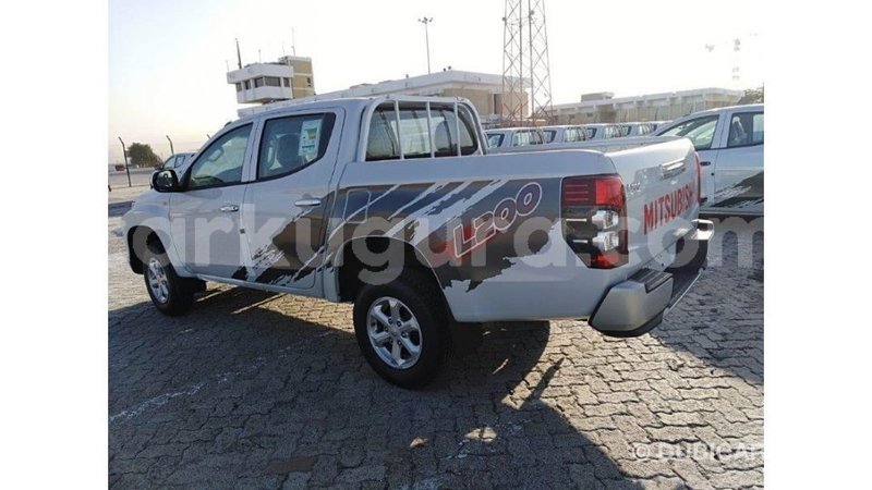 Big with watermark mitsubishi l200 bujumbura import dubai 3336