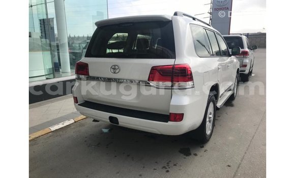 Buy Import Toyota Land Cruiser White Car in Import - Dubai in Bujumbura Buy Import Toyota Land Cruiser White Car in Import - Dubai in Bujumbura