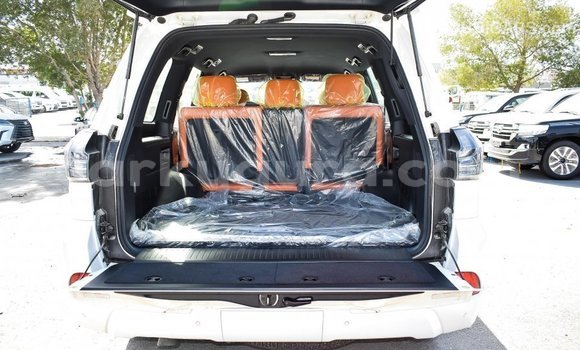 Nunua Imported Lexus LX Nyeupe Gari ndani ya Import - Dubai nchini Bujumbura Nunua Imported Lexus LX Nyeupe Gari ndani ya Import - Dubai nchini Bujumbura