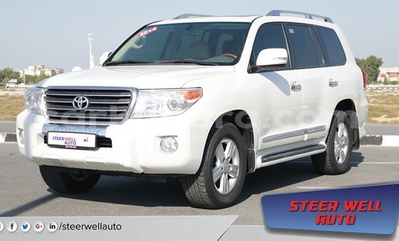 Nunua Imported Toyota Land Cruiser Nyeupe Gari ndani ya Import - Dubai nchini Bujumbura Nunua Imported Toyota Land Cruiser Nyeupe Gari ndani ya Import - Dubai nchini Bujumbura