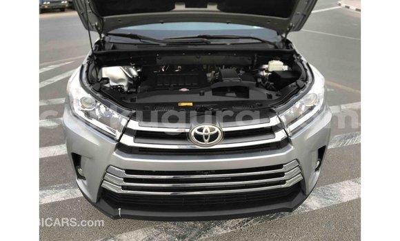 Nunua Imported Toyota Highlander Nyingine Gari ndani ya Import - Dubai nchini Bujumbura Nunua Imported Toyota Highlander Nyingine Gari ndani ya Import - Dubai nchini Bujumbura