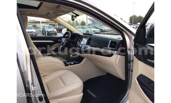 Nunua Imported Toyota Highlander Nyingine Gari ndani ya Import - Dubai nchini Bujumbura Nunua Imported Toyota Highlander Nyingine Gari ndani ya Import - Dubai nchini Bujumbura