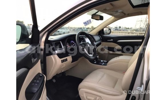 Nunua Imported Toyota Highlander Nyingine Gari ndani ya Import - Dubai nchini Bujumbura Nunua Imported Toyota Highlander Nyingine Gari ndani ya Import - Dubai nchini Bujumbura