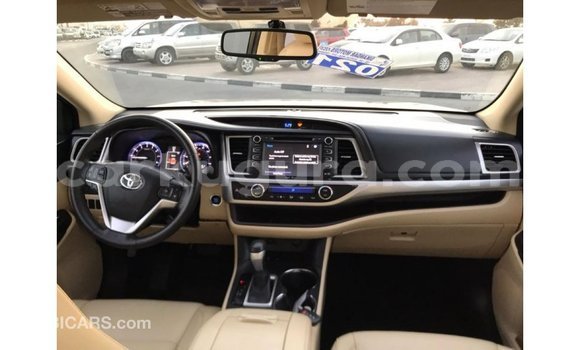 Nunua Imported Toyota Highlander Nyingine Gari ndani ya Import - Dubai nchini Bujumbura Nunua Imported Toyota Highlander Nyingine Gari ndani ya Import - Dubai nchini Bujumbura