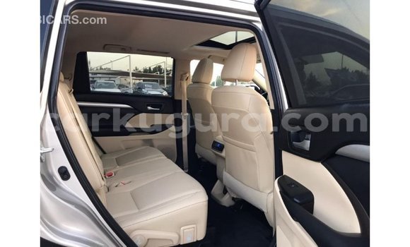 Nunua Imported Toyota Highlander Nyingine Gari ndani ya Import - Dubai nchini Bujumbura Nunua Imported Toyota Highlander Nyingine Gari ndani ya Import - Dubai nchini Bujumbura