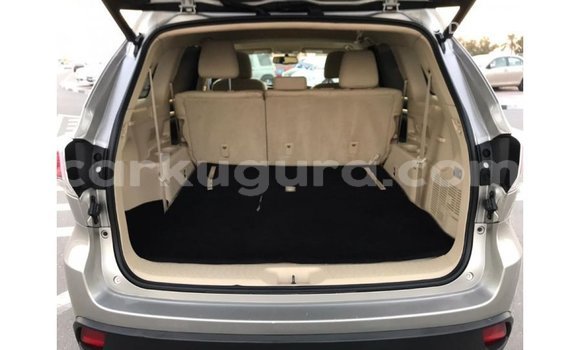 Nunua Imported Toyota Highlander Nyingine Gari ndani ya Import - Dubai nchini Bujumbura Nunua Imported Toyota Highlander Nyingine Gari ndani ya Import - Dubai nchini Bujumbura